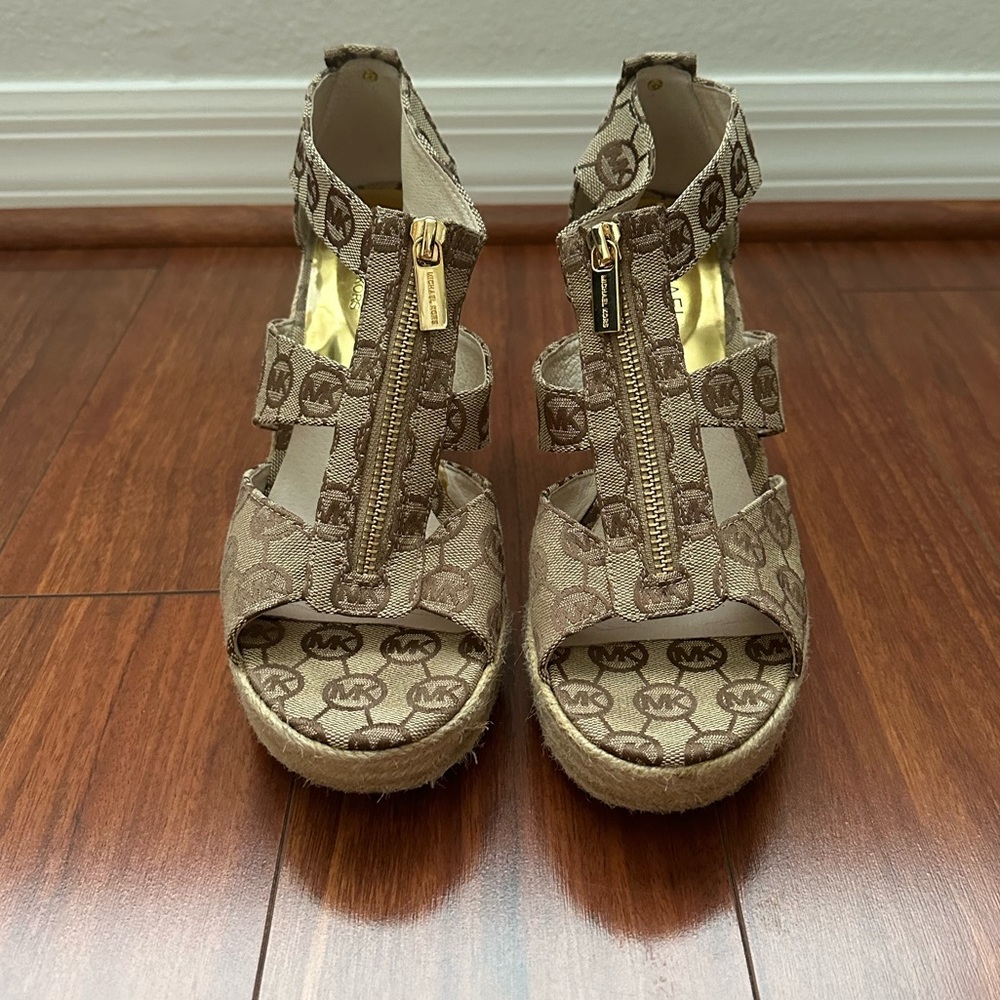 Michael Kors wedges size 7.5